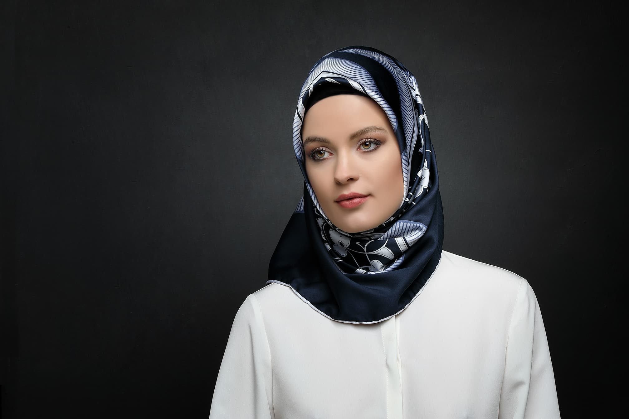 Orkide Tekstil ipek eşarp ve fular kreasyonu — desen arşivinden Nº 09