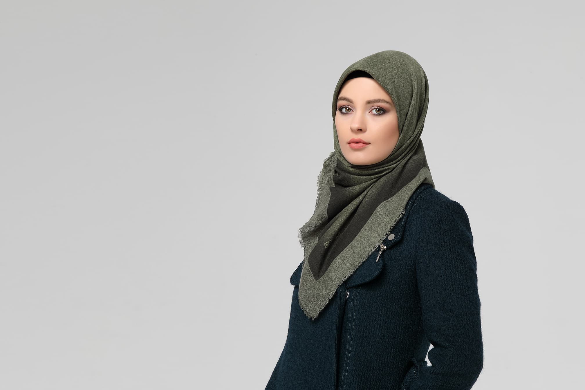 Orkide Tekstil ipek eşarp ve fular kreasyonu — desen arşivinden Nº 05