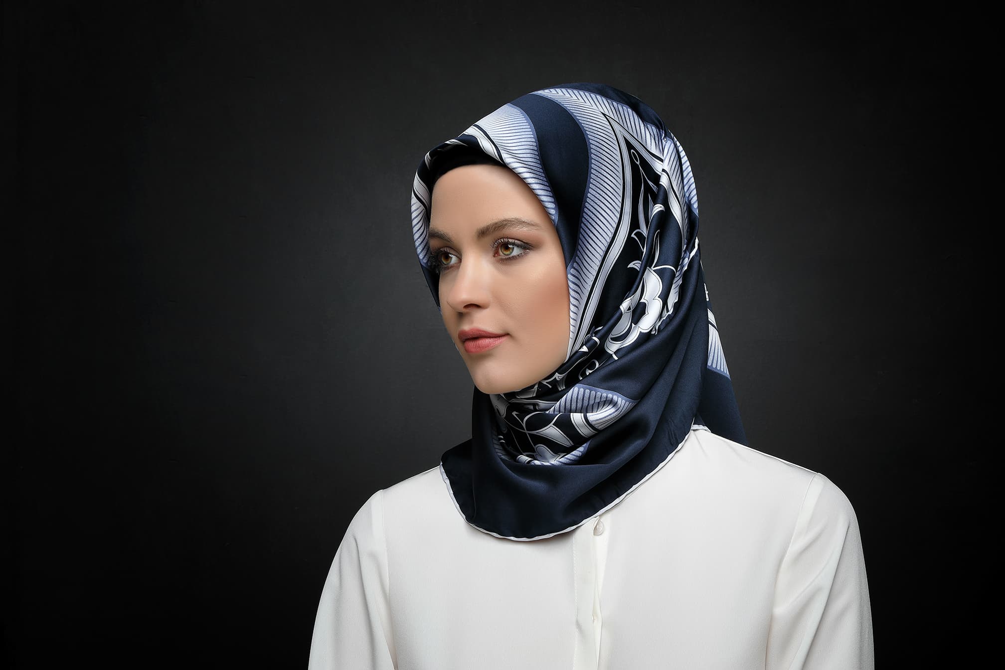 Orkide Tekstil ipek eşarp ve fular kreasyonu — desen arşivinden Nº 02